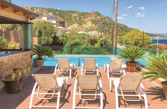Awesome home in Petalou, Korinthias