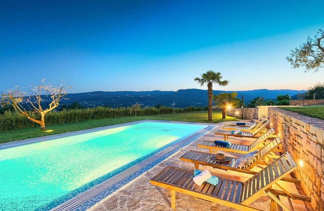 Awesome home in Podpican