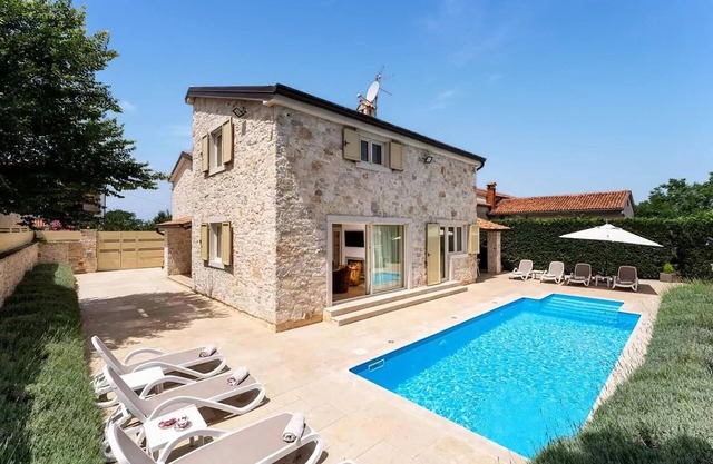 Awesome home in Porec