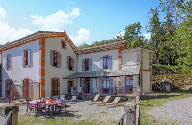 Awesome home in Privas with sauna