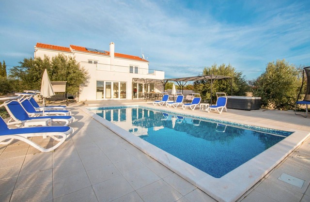 Awesome home in Radosinovci