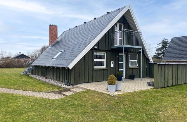 Awesome home in Samsø with WiFi