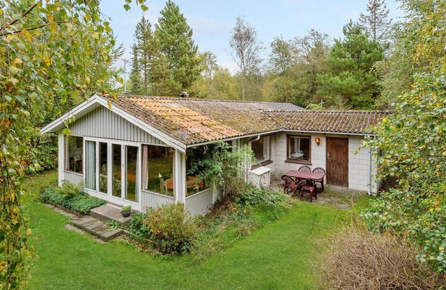 Awesome home in Væggerløse with kitchen