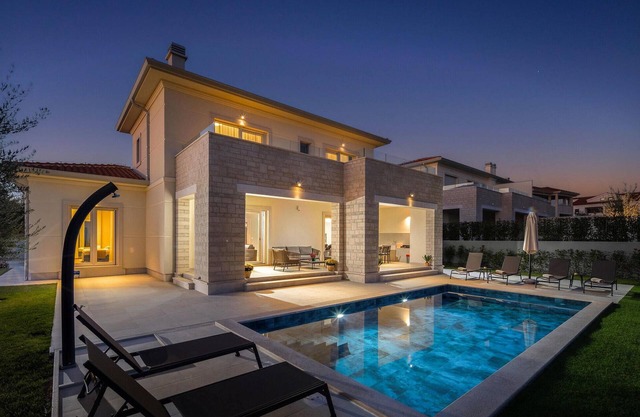 Awesome home in Vabriga