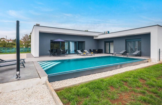 Awesome home in Zminj with WiFi