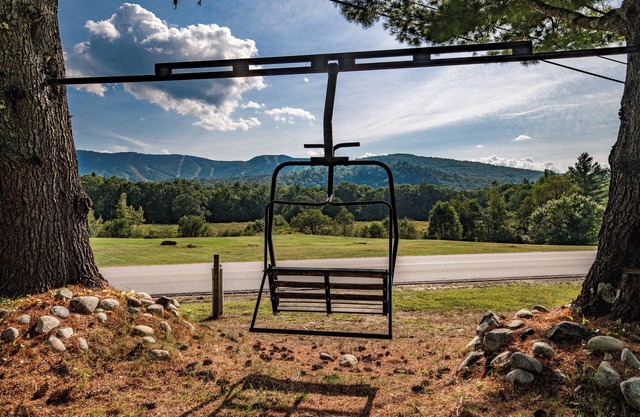 Awesome Views! 3 minute drive to the Sunday River liftsnSleeps 8