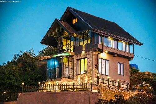 Ayona Misty Hills
