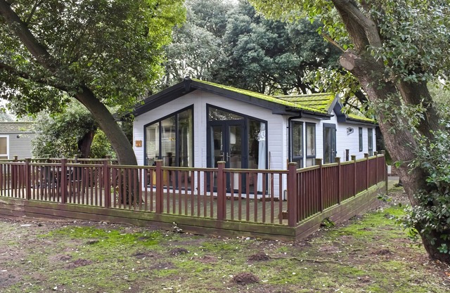 Azure Retreats - Beautiful Sea View - UK48810