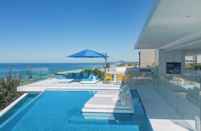 Azure, Sunshine Beach