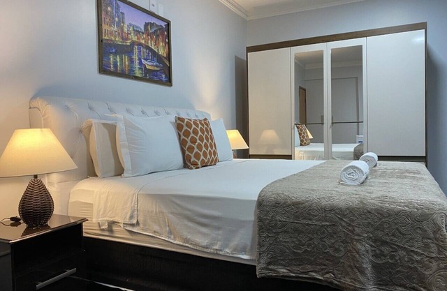 B & A Suites Inn