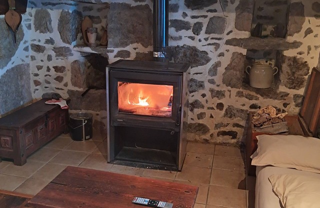 Bienvenue au gîte du lavoir à proximité des lacs , rivières et montagnes