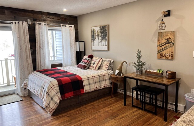 B213 - Mountain Adventure Awaits! Studio Apt at Loon in Lincoln NH