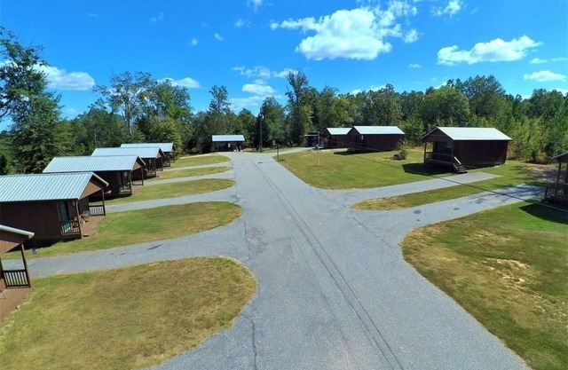 Backwater Cabins 1 Mile to Lake Euafaula Alabama