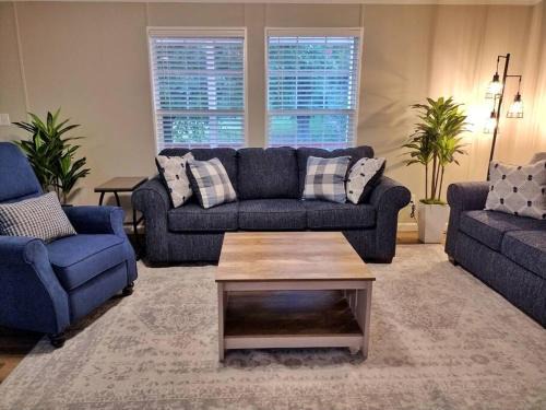 Backwoods Milton House 3BR&2bath