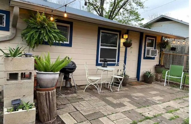 Backyard Garden Bungalow
