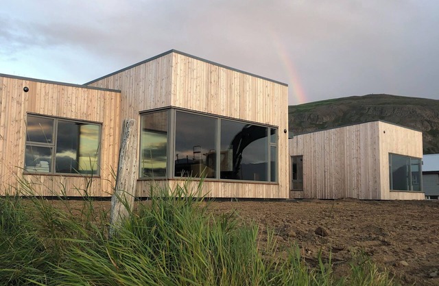 Bakkabud - modern house with panorama directly by the sea
