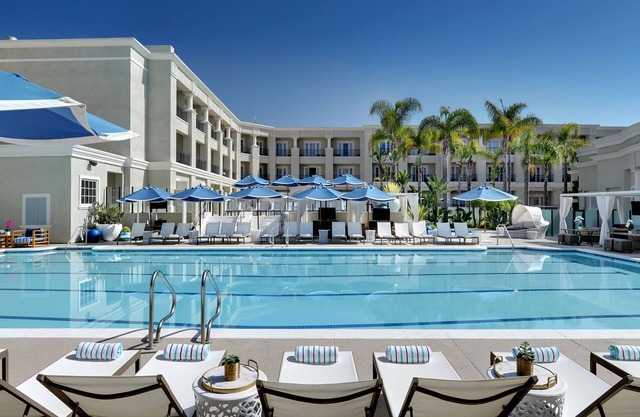 Balboa Bay Resort