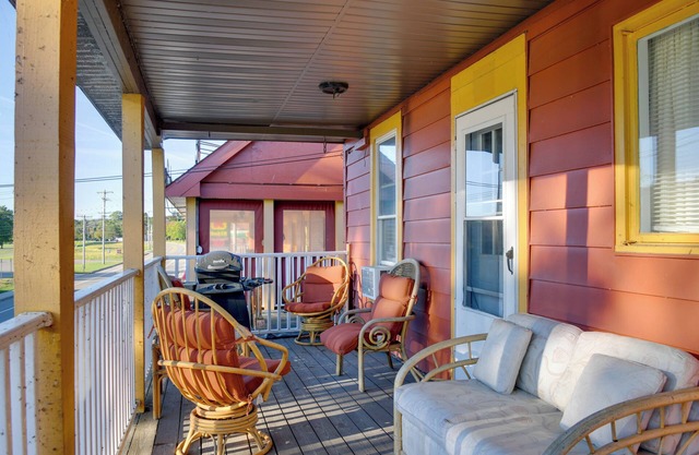 Balcony + Scenic Views: Chautauqua Lake Retreat