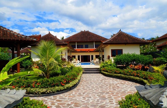 Bali Absolute Beachfront Villa.Singaraja