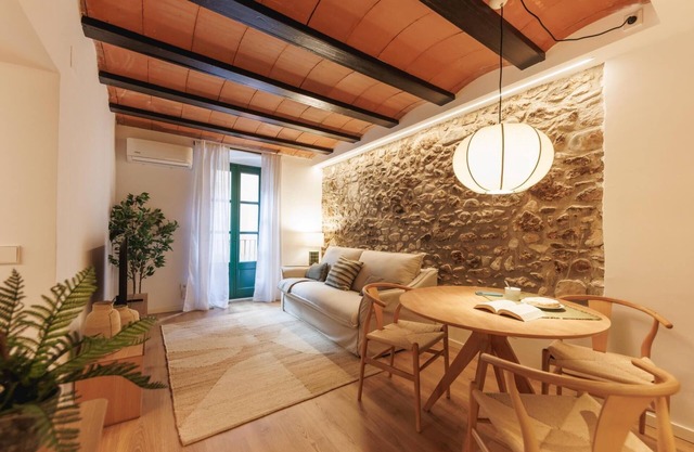 Ballesteries 34 - Holiday Apartment Rental Girona | Bravissimo