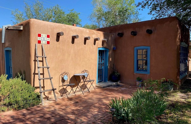 Balloon Fiesta close to Charming, Historic, N. Valley Casita!