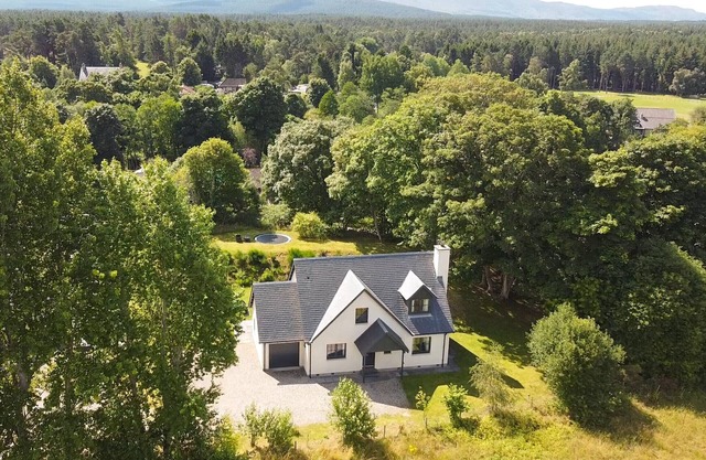 Balnagowan Cottage - family friendly cottage