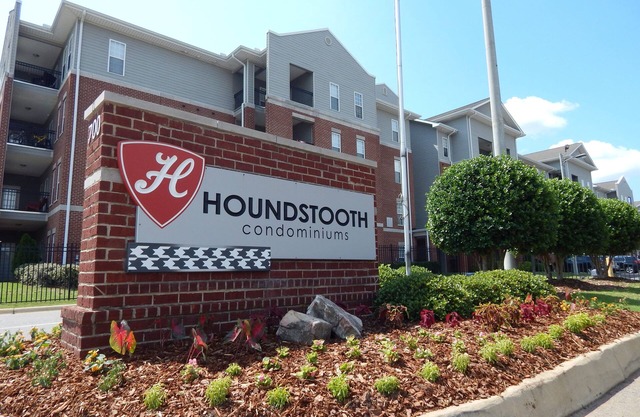 Bama Condo only a Half Mile from Campus and Bryant Denny Stadium!