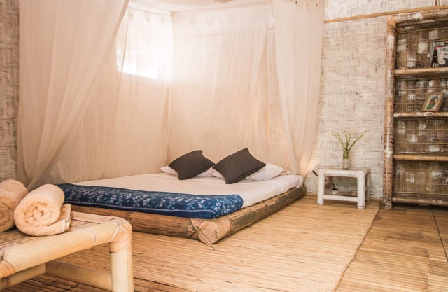 BambooHouse/2BR/Fan/4People/Yoga/GiliMeno/5minutesbeach
