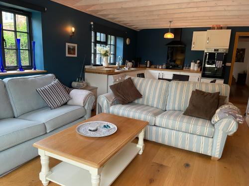 Bank Cottage Studio - luxury Cotswolds haven for two
