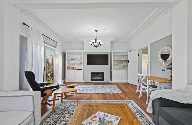 Bant Cottage, Bant Cottage - Gorgeous Renovation, Neatly Styled