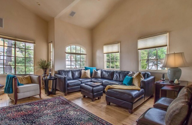 Banyan - Carmel Downtown Condo - Perfect Downtown Location, Walk Everywhere