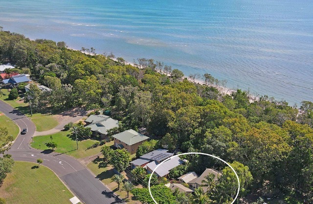 Barefoot by the Beach - Beachfront - 3BR - Aircon
