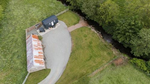 Barfield Shepherds Hut