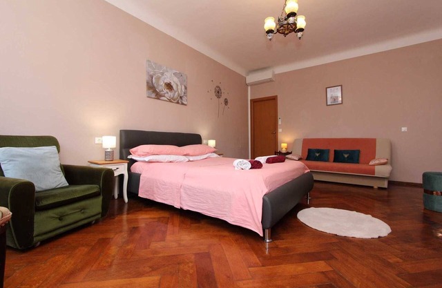 BAROCCO One-Bedroom Apartment