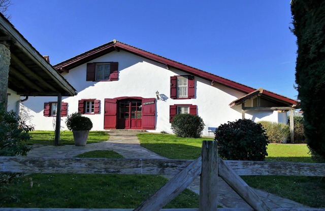 BaskoParadis I Eco-Gite I Basque Farmhouse I Bed180 I Terrace I View I Garden