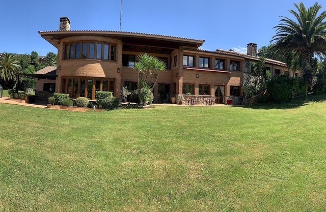 Basque Vintage Palace