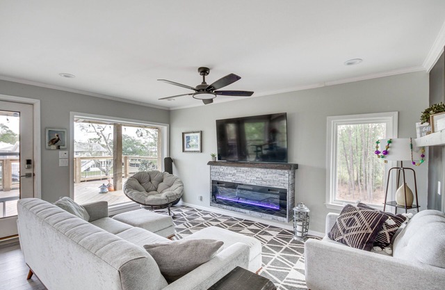 Bay St Louis Home w/Private Dock + Kayaks!