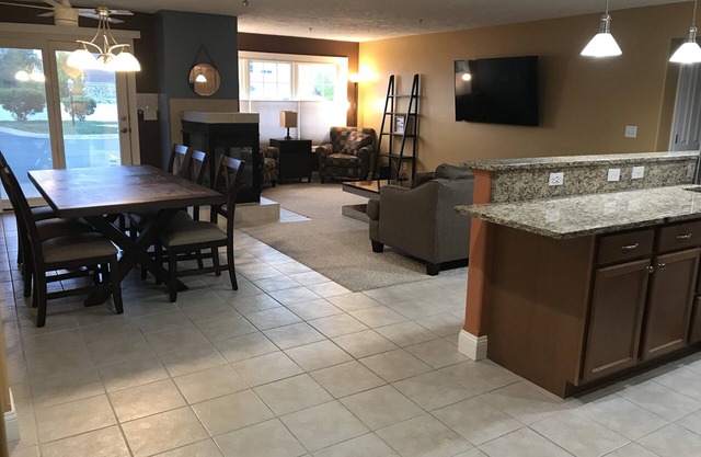 Bay View, Downtown Condo, New Listing (see our reviews at VRBO #484395)