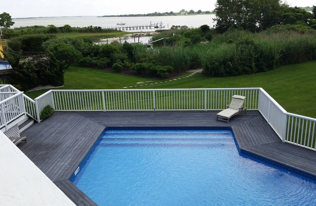 Bayfront beauty with heated pool! Minutes to Westhampton!