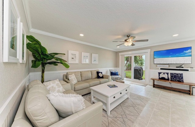 Bayfront Bliss – Sleeps 6, Near Anna Maria Island