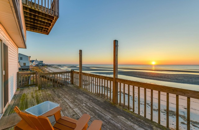 Bayfront Cape May Vacation Rental w/Beach Access
