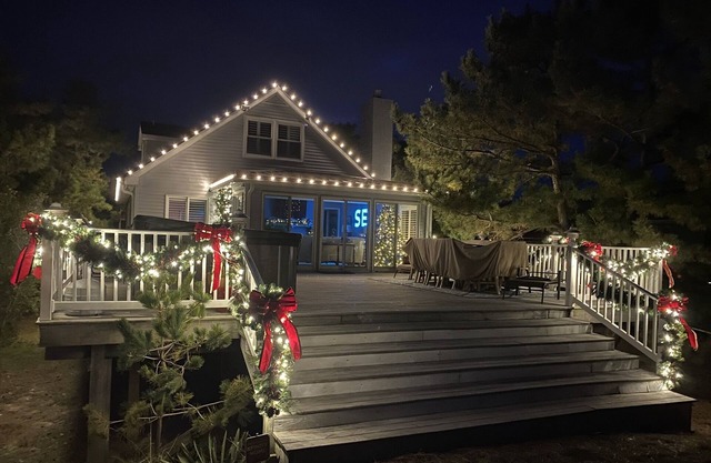 Bayfront Cottage with Spectacular Views