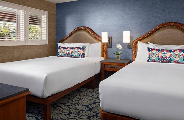 Bayfront Double Suite with Stunning Views | Catamaran Stay