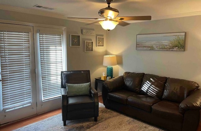 Bayou Breezes- Comfort and Value Bayou Side!