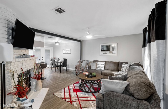 Bayou Getaway - Gated townhome w/King Bed