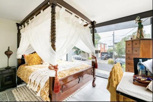 Bayside Boutique Retreat- Black Rock, Melbourne.