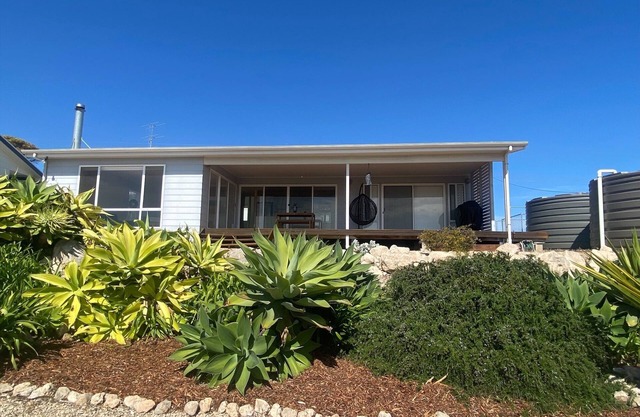 Bayview Bliss - Beautiful sea views! close to playground and beach!