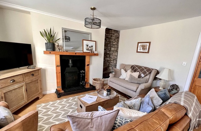 BBQ Hut | Log Burner | Valley Views
