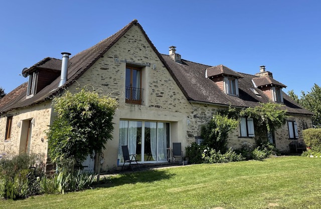 Beautiful, tranquil, tasteful, property suits large family group.