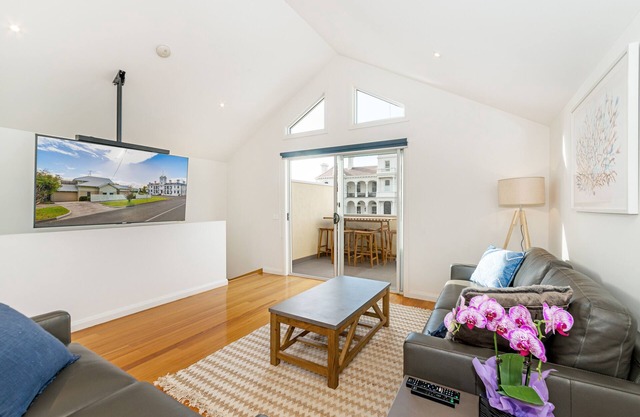 Beach Belle Queenscliff - Walk Everywhere - Free Wifi and Netflix